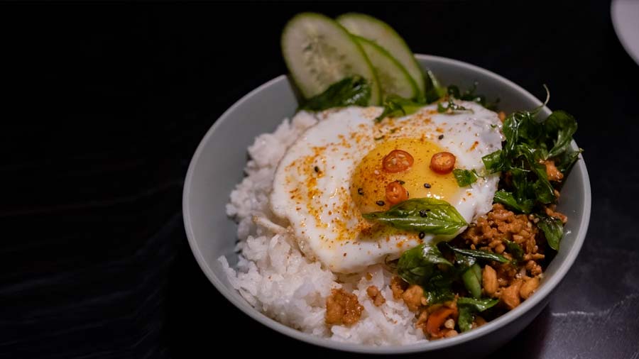 Siddharth’s favourites on the menu are the Heirloom Tomato and Avocado Salad, Asian Greens, Pad Thai Noodles and Pad Krapow (in picture). ‘I am a little biased towards Thai,’ he smiled. 