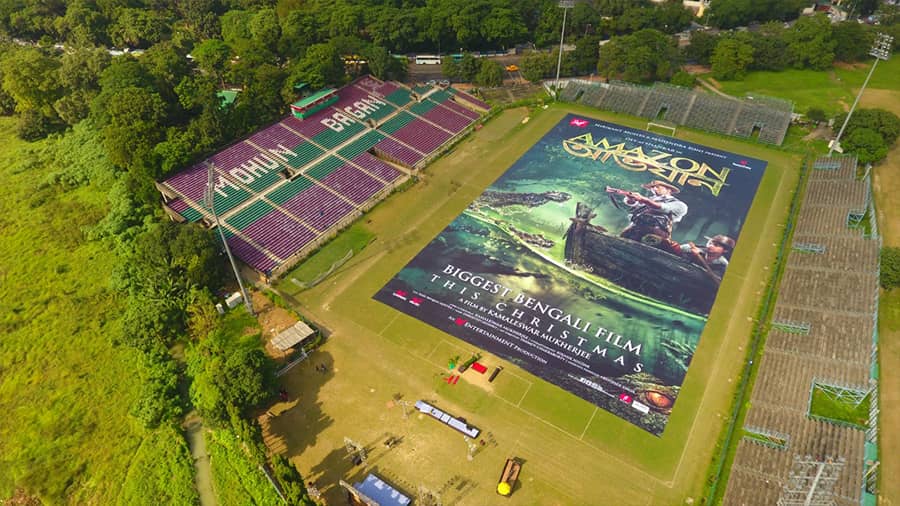 The giant Amazon Obhijaan poster that took 100 man-hours to make