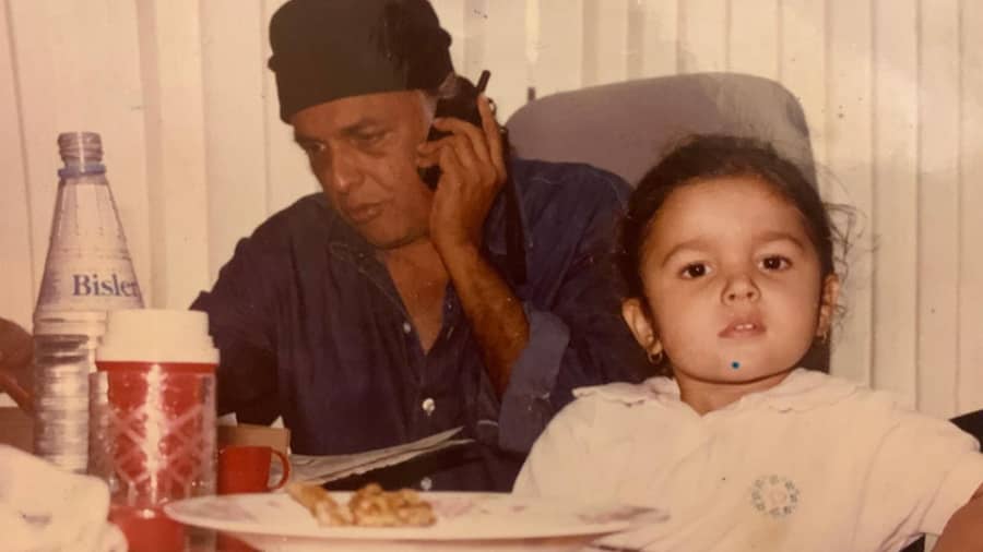 Alia Bhatt wished her filmmaker father Mahesh Bhatt on his birthday with this cute photo. 