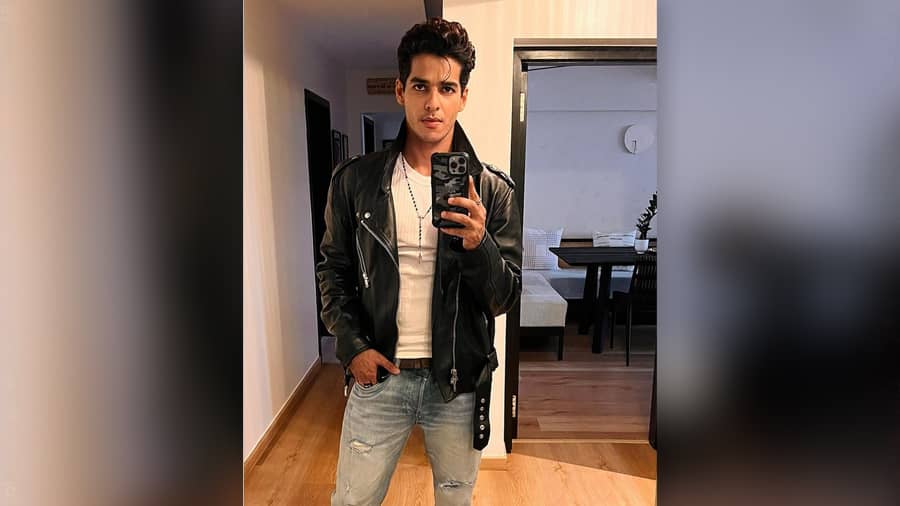 Ishaan Khatter’s leather jacket moment is for keeps as lookbook inspiration. Don’t miss out the careful-careless hair and sleek neckpiece adorning the white tee.