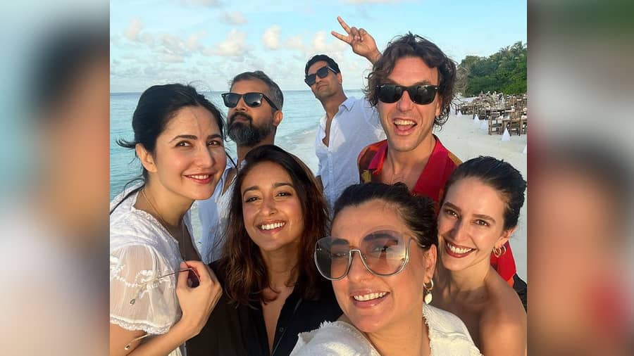 ‘Rustom’ actress Ileana shared a groupfie, where Katrina is seen smiling as Vicky shows a ‘V’. The actress wrote: “Sunshine, cocktails, and a bit of birthday cake” to go with the photo.