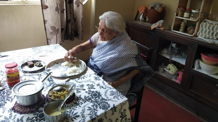 Jayanti Das sitting down to a lunch of dal-bhaat-lau-chingri, makes a quip about how simple home food can be found at high-end restaurants these days. 'Not that I go to expensive places. After I got married, my brother-in-law took us out to Trincas one night. I saw Usha Uthup then, she was a teenager. It was thrilling to be out on Park Street at night.'