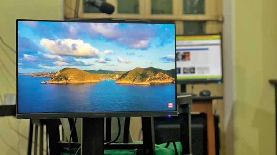 Monitor | ViewSonic XG2431 is a very unassuming monitor on the