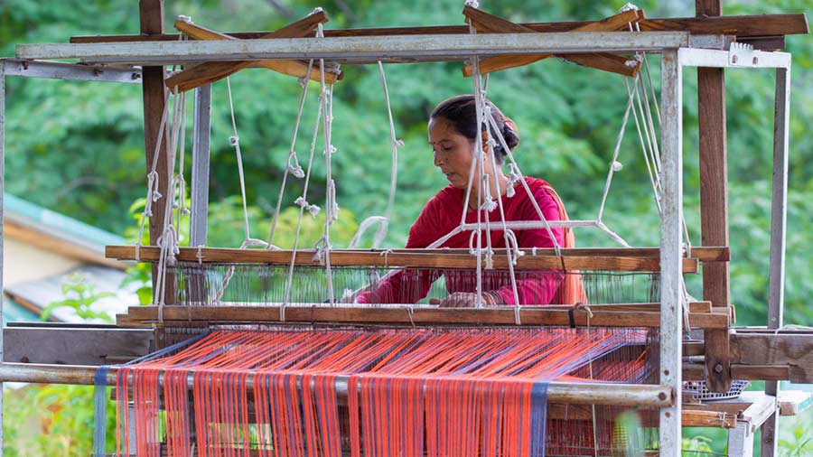 Try your hand at weaving during your stay at Rakkh