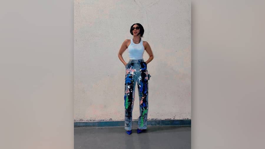 Lookbook curated with Jockey tee, high-waist quirky pants and Christian Louboutin blue stilettos, if you are looking for a little twist-in-the-glam tale, here’s one for you. 