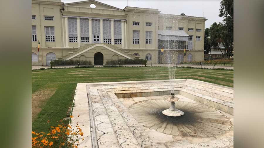 Shah Jahan’s Agra fountain had caught Hastings’s fancy  