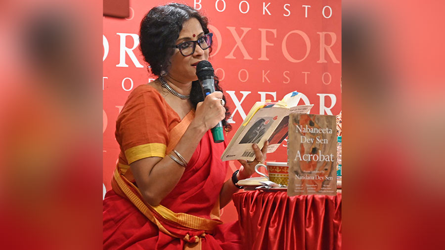 Nandana Dev Sen reads out translations of her mother Nabaneeta Dev Sen’s poetry from 'Acrobat'