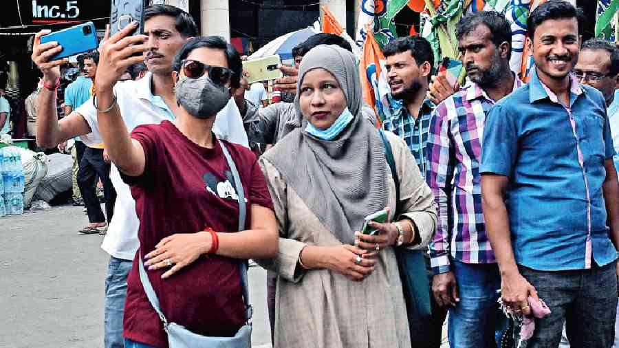 Martyrs’ Day rally: Colleagues turn up for glimpse of Mamata Banerjee