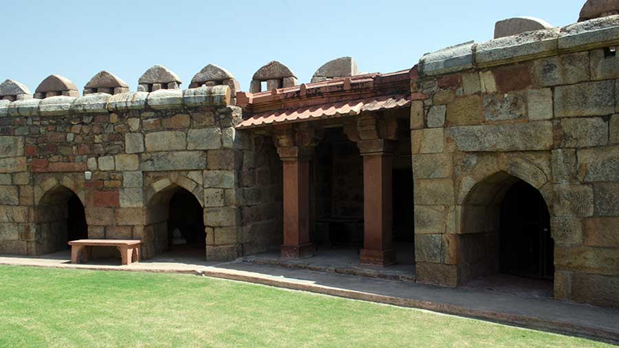 Portion of the fortified wall with arched entrances 