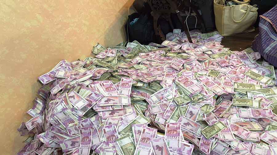 Rs 20 crore-plus cash seized from flat of woman ‘known’ to minister Partha Chatterjee
