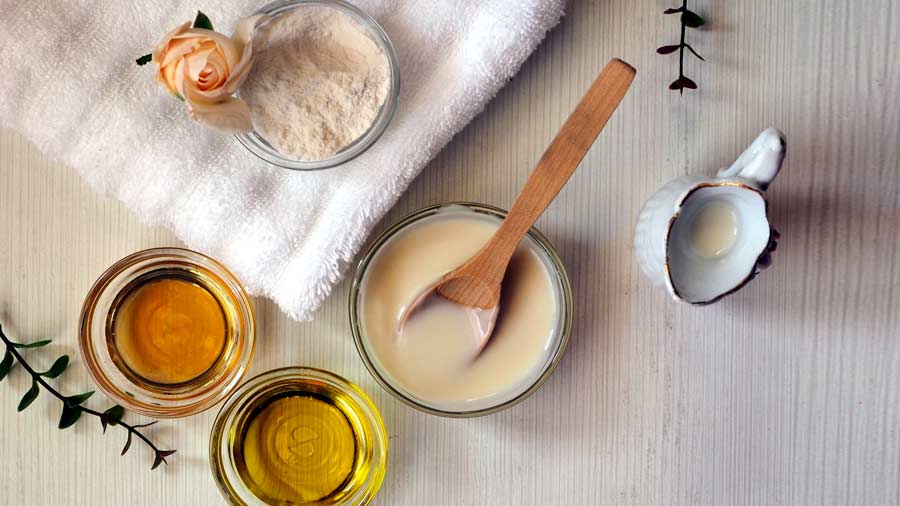 Pack in the goodness of natural ingredients in your face mask
