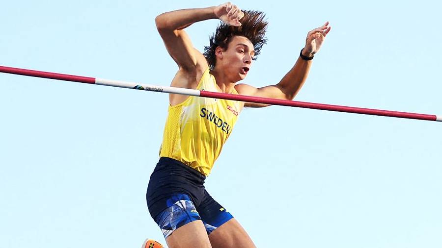 Swede Duplantis breaks pole vault world record to win gold