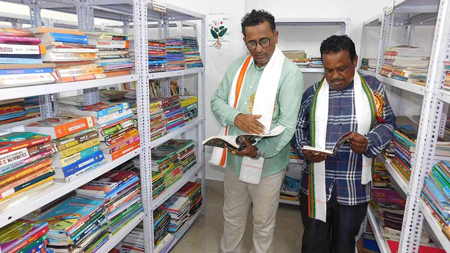 (Left) Hinganganj MLA Debes Mandal was one of the chief guests at the event.