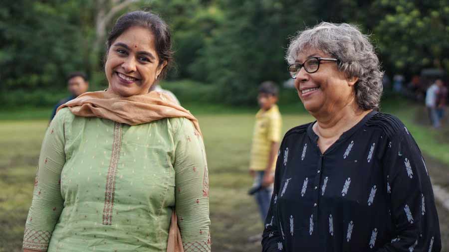 Future Hope CEO Sujata Sen with (left) chief guest Satabdi Bhattacharjee, principal of The Newtown School