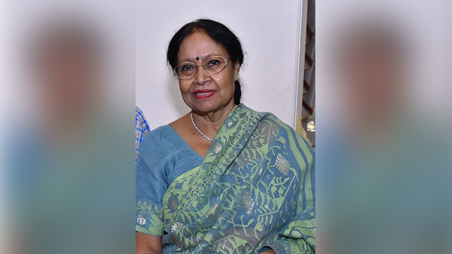 Author Aruna Chakravarti