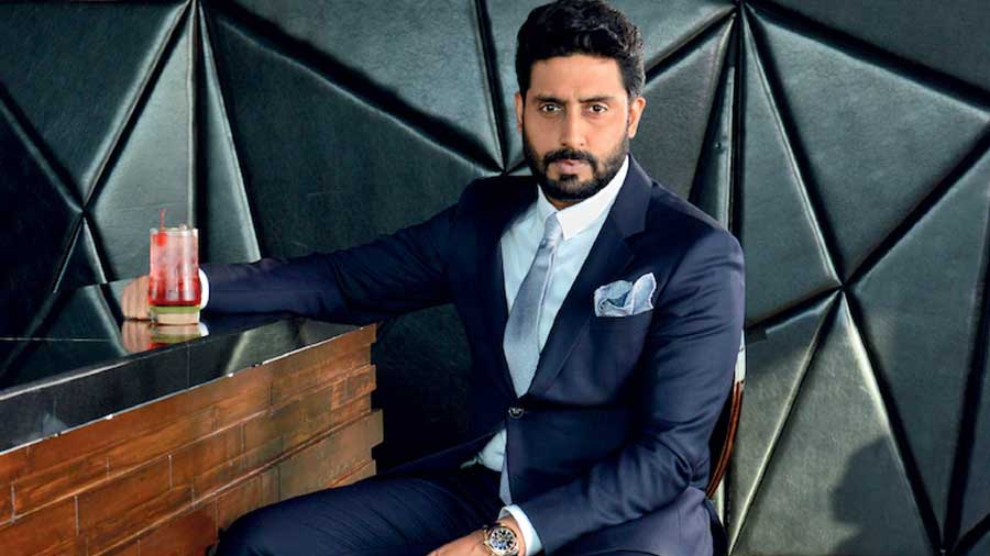 Abhishek Bachchan was 'harassed' by a girl a day before his marriage to Aishwarya Rai Bachchan. Jhanvi Kapoor claimed that she was Abhishek’s wife and had even tried to slit her wrist outside the Bachchans' abode Jalsa to garner media attention