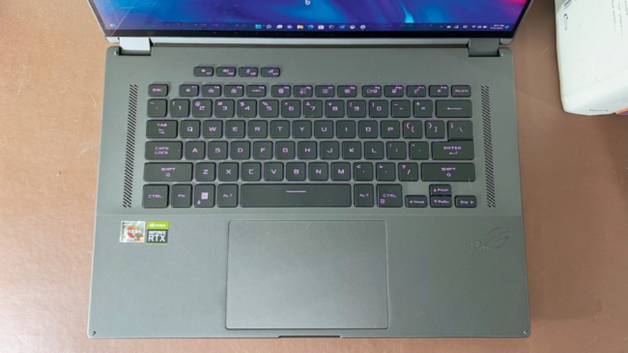 The full-size keyboard has zero flex