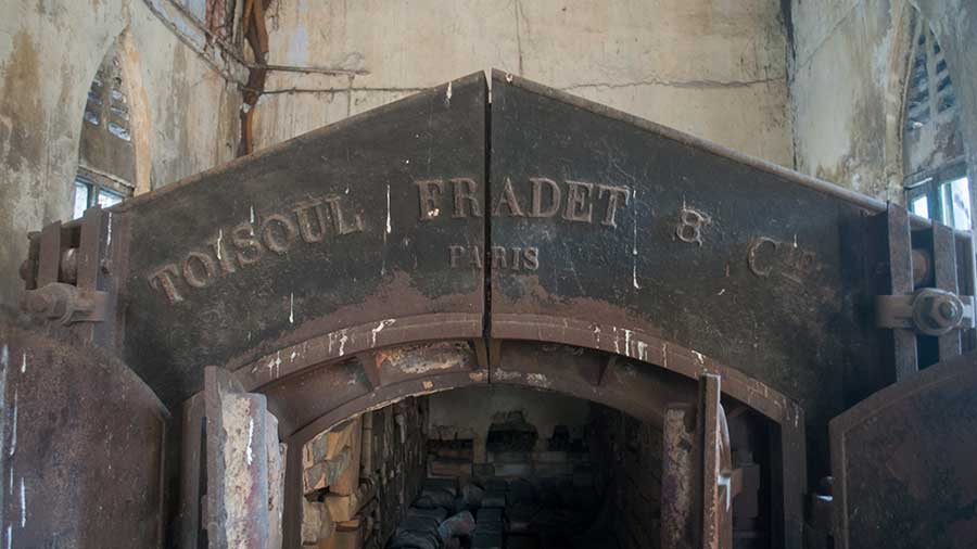The furnace inside was made by the French company Toisoul Fradet & Co.