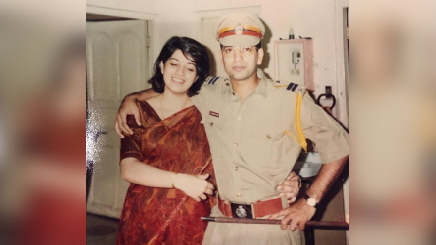 Manoj during his days as a voluntary police officer for Kolkata Police at Lalbazar