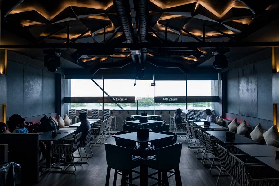 NX Hotel’s sky bar — NX Lounge — fits the contemporary memo. Its interiors sport a minimalist look with deluxe lighting and a muted colour palette