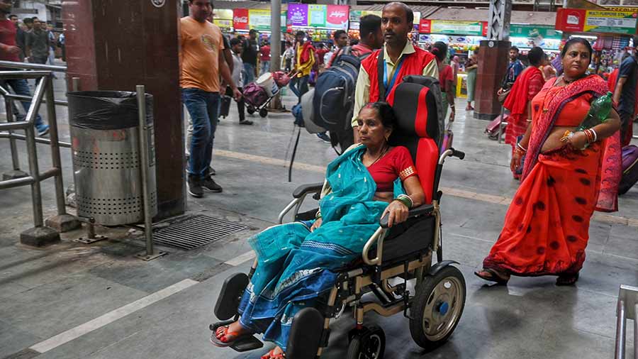 There are currently six automatic wheelchairs in operation at the station wheelchair facility.