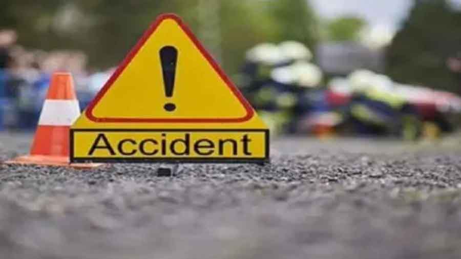 Teenaged trainee at wheel, car in multiple crashes in Howrah