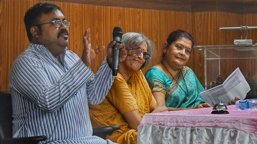 (L-R) Rishin Basu Roy, Anjana Basu, Sucharita Bandyopadhyay