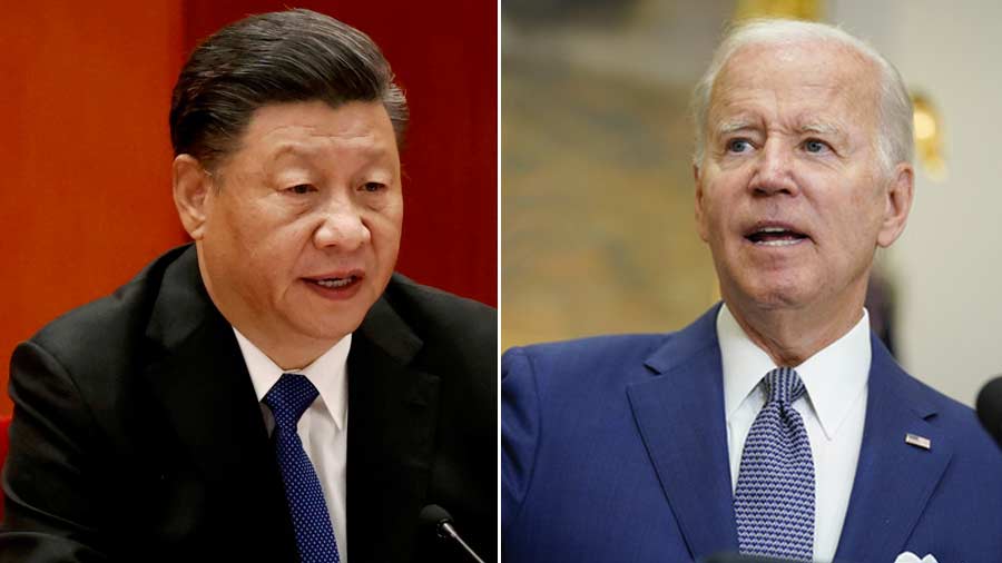 Xi Jinping (L) and Joe Biden