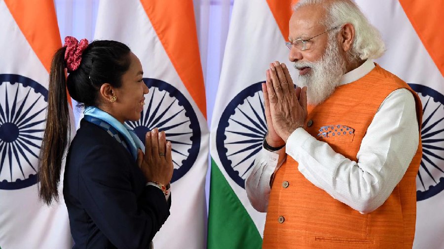 Mirabai Chanu with PM Narendra Modi