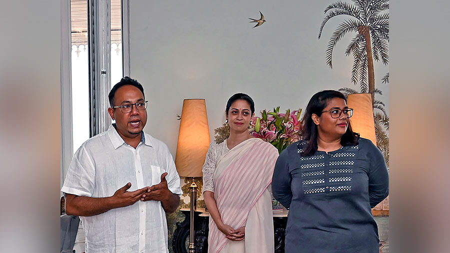 Kounteya Sinha, Oiendrila Ray Kapur and Lahana Ghosh (L-R) briefing the guests and the press