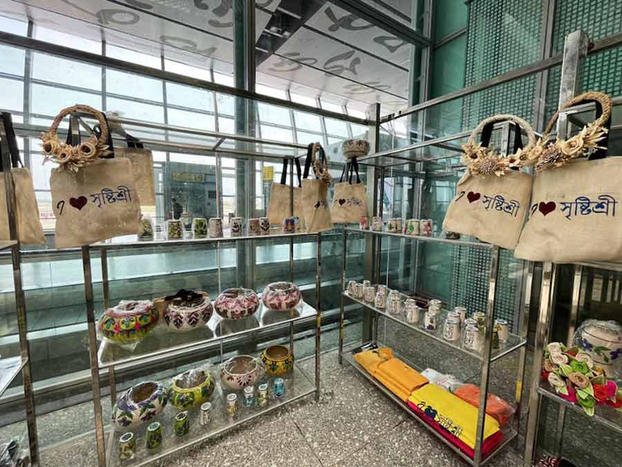 Kolkata airport uploaded this photograph on Thursday on its Twitter handle with the following caption: “#AVSAR stall at NSCBI Airport, #Kolkata showcases & sells handmade products by rural artisans. It’s an initiative by #AAI to give women artisans a platform to reach out to infinite opportunities. Do visit the stall on your next travel through #KolkataAirport. #AatmaNirbharBharat”