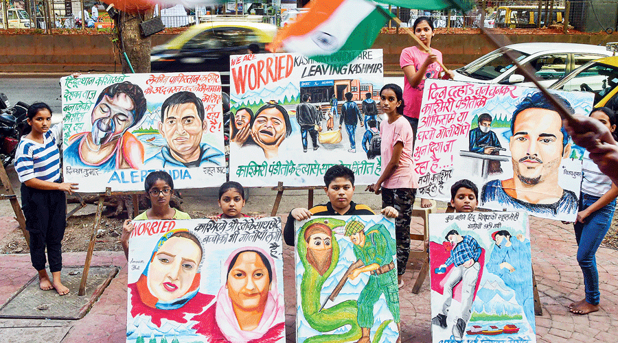 Art students in Mumbai on Friday pay tribute to Kashmiri pandits over the recent targeted attacks  in the Valley.