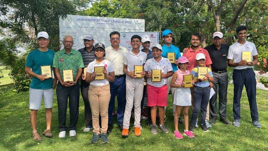  (L-R second row) Kuo Thai Chiang, P.K. Dwanan, Sanjeev Kumar, Prashant Maurya, Rahil Haque, Pramit Maity, Md. Kalam and Pratham Choudhary (L-R first row) Shivika Prasad, Aarav Wadera, Avyukt Sonthalia, D. Tanvi, and Agam Doshi