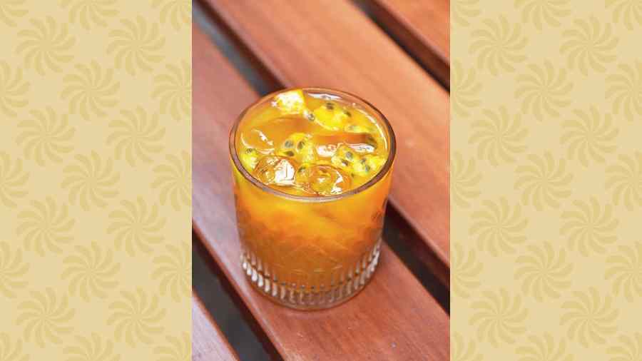 Aloha Mango @ The Daily: The perfect mix of Nilgiri passionfruit, Devgad alphonso and Bengal lime, it’s got a beautiful tang balanced with natural sweetness! The go-to drink in the hot months with ingredients that help you cool off, at the Deshapriya Park cafe! @Rs 335-plus