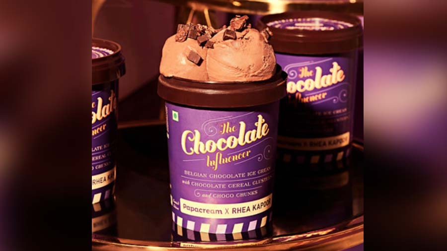 The Chocolate Influencer from Papacream: If you’re looking to overindulge, this Papacream x Rhea Kapoor number will not disappoint. Decadent Belgian chocolate ice cream is mixed with chocolate cereal clusters and choco chunks. Every bite is crunchy and oh-so-silky!