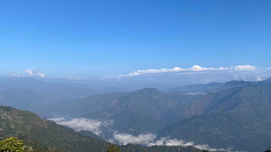 About 30-odd kilometres from Darjeeling and Kalimpong, and a mere 3km from Takdah, the montane hamlet of Tinchuley is known for its views of the eastern Himalayas and the Teesta and Rangeet rivers