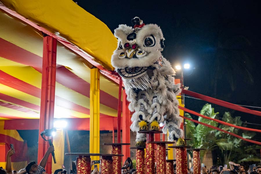 A lion dance in progress as part of Dragon Boat Festival 2022 at Calcutta Boating and Hotel Resort near Science City on June 5.