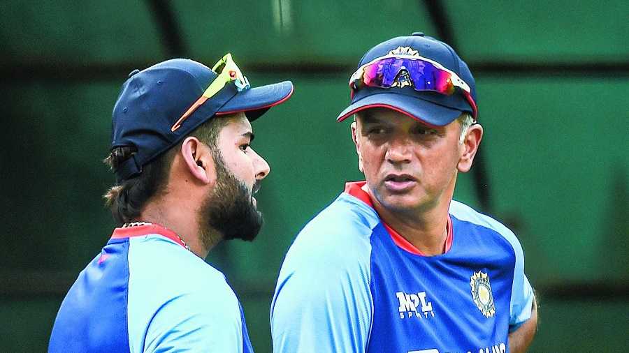 Rahul Dravid speaks to Rishabh  Pant during a practice session ahead of the T20I series against South Africa