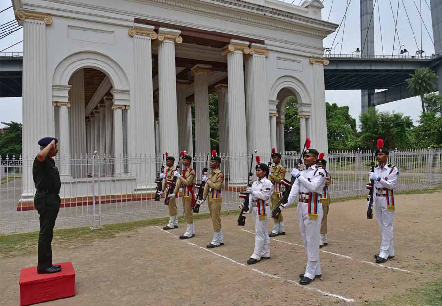 NCC Directorate ADG Major General Uday Shankar Sengupta inspecting guard of honour at Prinsep Ghat on Thursday