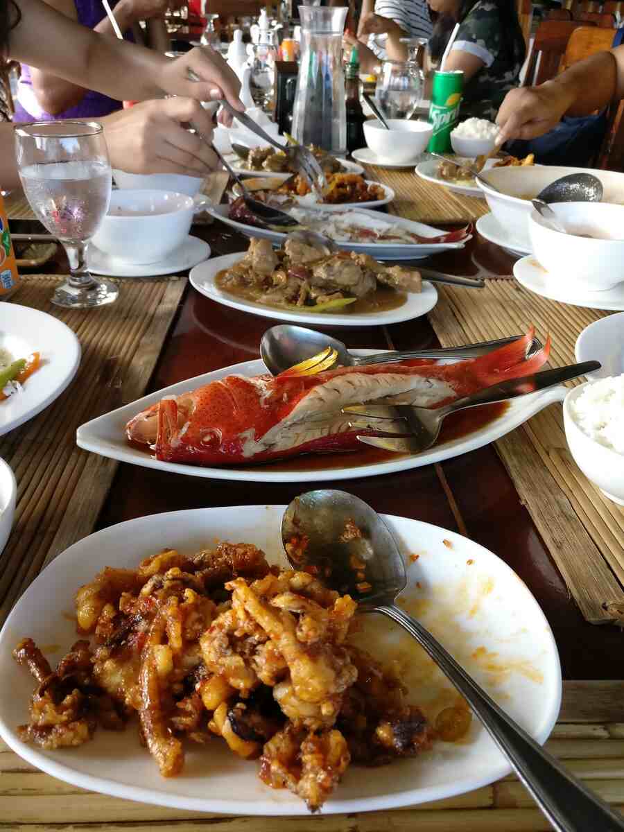 Trying seafood in the Philippines is a no-brainer. If you like fish, definitely sample the grilled grouper, locally known as lapu-lapu. Also worth trying is the sweet-spicy crispy calamari and creamy seafood soups. If you’re in Palawan's Puerto Princessa, look out for these dishes. 