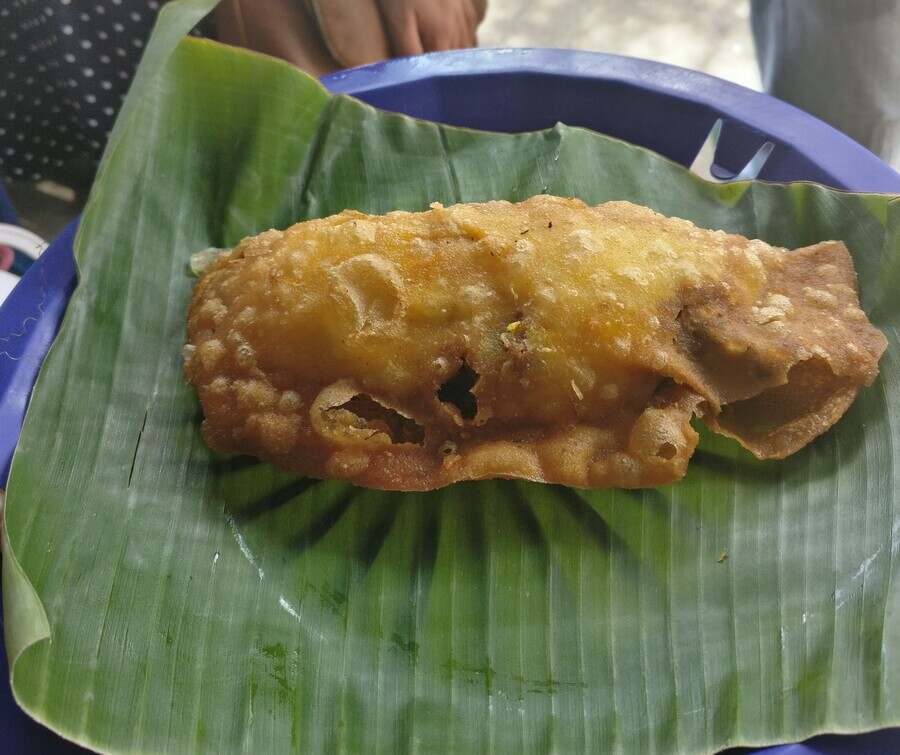 The Spanish influence on the Philippines can be seen not only in some old towns such as Ilocos, but also in Filipino food. On the streets of Ilocos, a famous street-food staple is a fried empanada. A derivation of the Latin classic, it is stuffed with meat (chicken or pork) and veggies and served crispy and hot. 