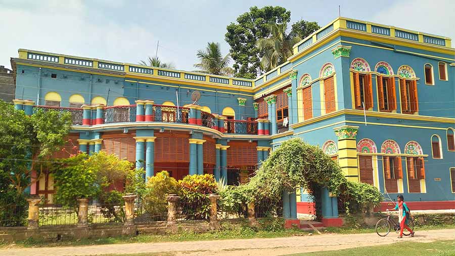 Day trip: Village and temple-hopping in Amta, Howrah 