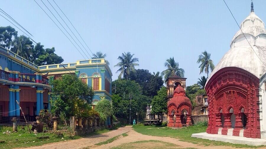 Roy Mansion and Damodar Jiu temple with Dol Mancha at Rautara