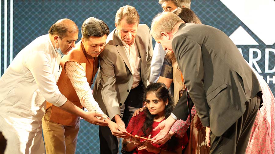 Foreign dignitaries congratulate Zenaib Khatoon for her performance in the Class X board exams