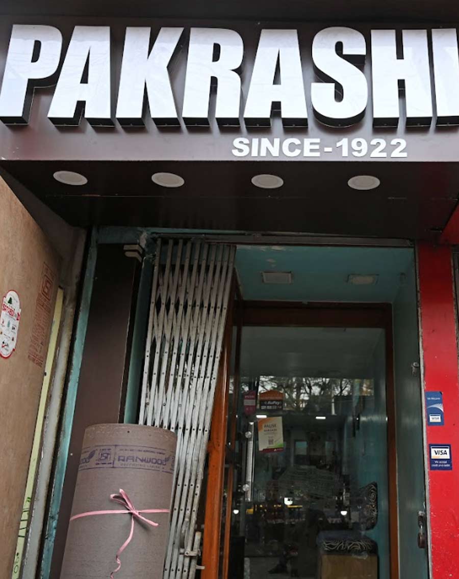 Located at 82A, Rashbehari Avenue, this century-old shop has supplied not only musicians, but regular families too. There was a time when every middle-class family had a harmonium in its possession. Not just in India, Pakrashi also delivers harmoniums to different parts of the world – even to its birthplace, Germany 
