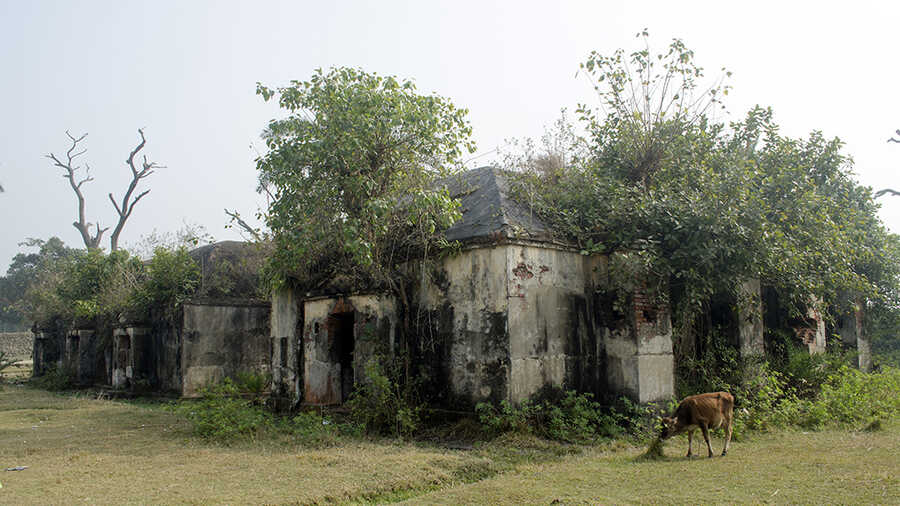 The ruins of the gunpowder magazine at Achipur 