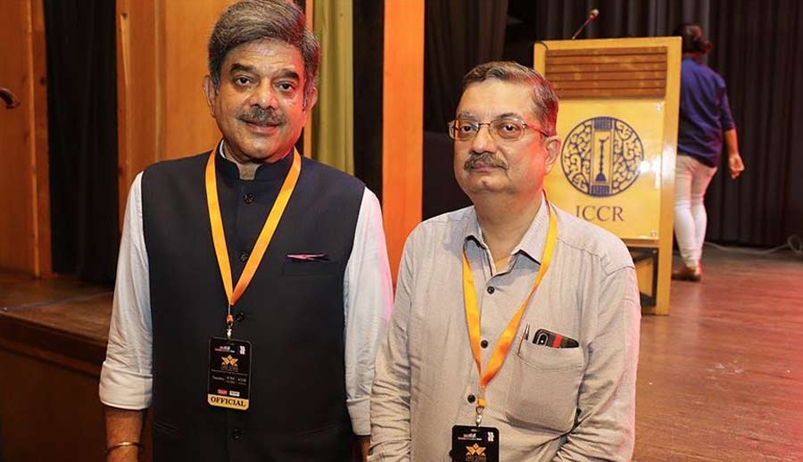 Faces vice-president Rajendra Singh and secretary Rajesh Aurora take a well-earned breather during the event. Just like other members of the main organisers, they worked relentlessly to make the awards ceremony a huge success.