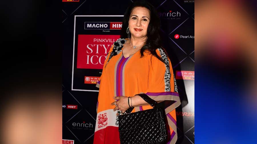 Poonam Dhillon wore a multi-coloured Kaftaan for the starry night