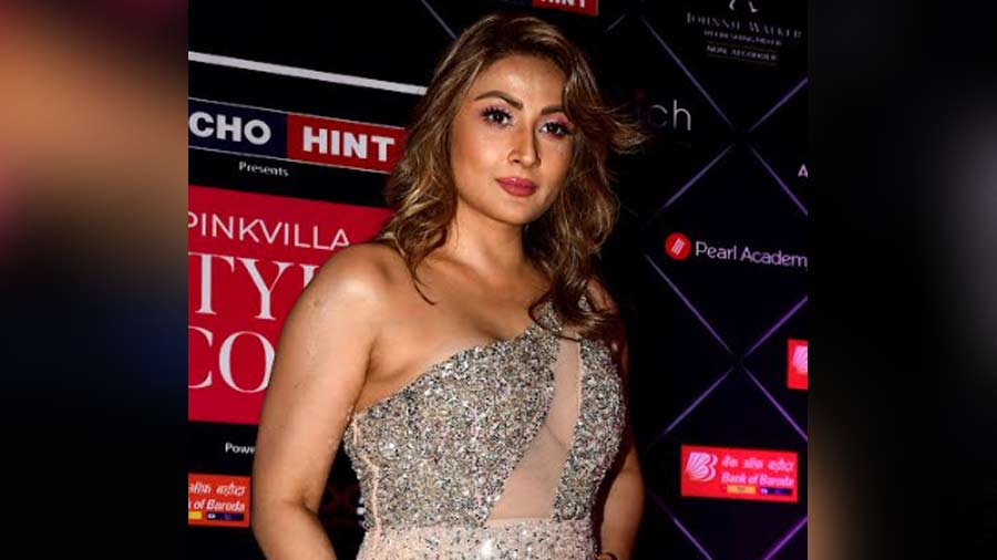 Urvashi Dholakia kept her shoulder-length hair down and sported flawless makeup