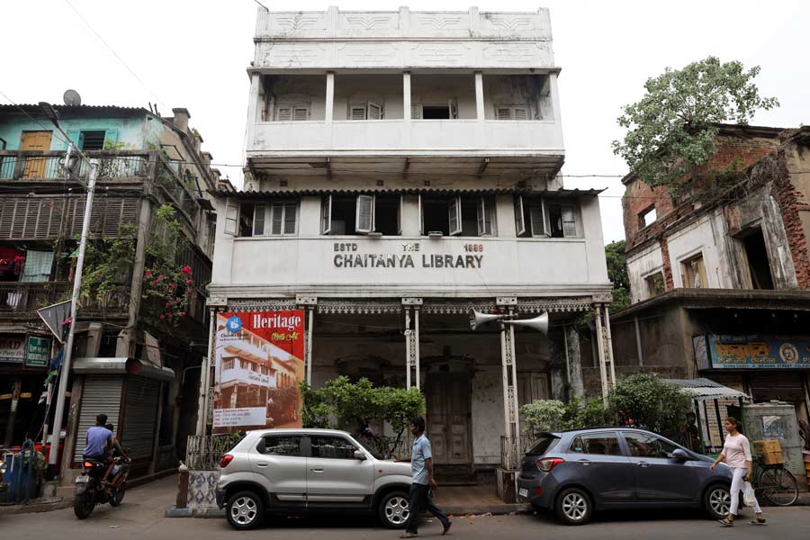Chaitanya Library in association with Beadon Square Literary Club presents 'Heritage Meets Art' on the library premises from June 17 to June 19, 4–9 pm.